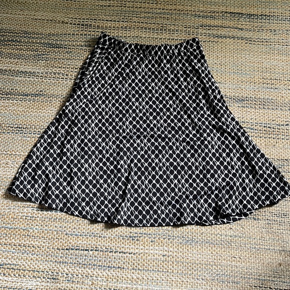 Black and White Patterned Skirt by Gilli/ Stitch Fix - Picture 1 of 3